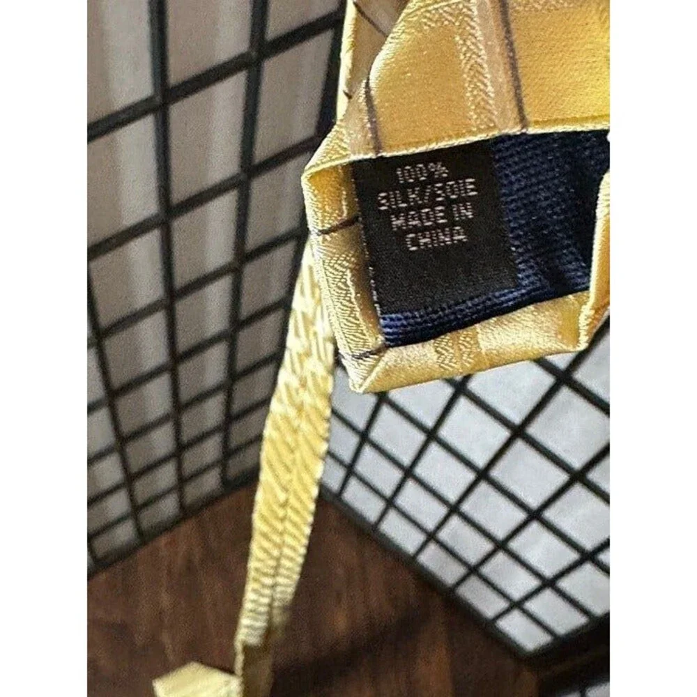 MICHAEL KORS Men's 100%‎ Silk Tie Yellow Gold